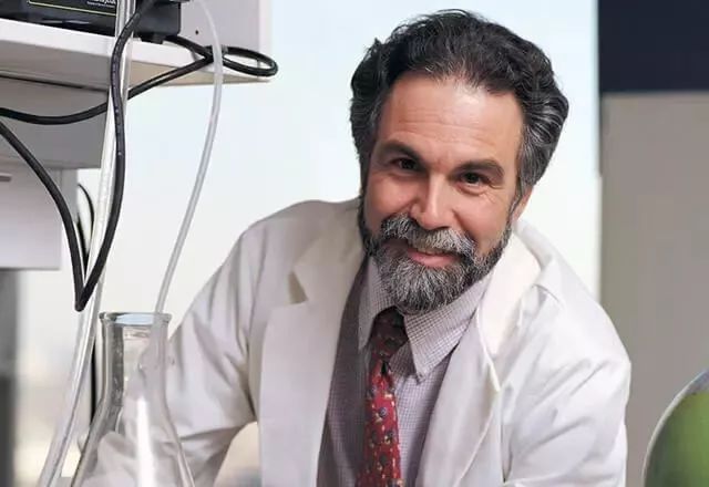 美国医学家塞门萨(gregg semenza)