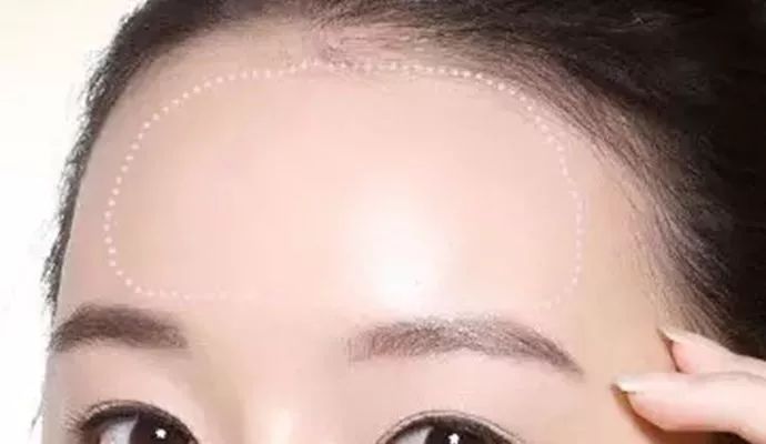 面相学中讲究"天庭饱满"检验真美女的标准就是—敢露额头!