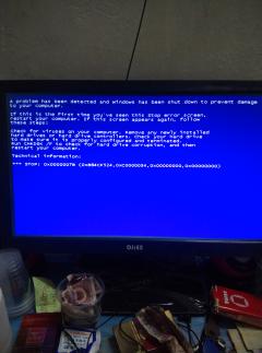 电脑一开机就进入安全模式不操作30秒蓝屏自