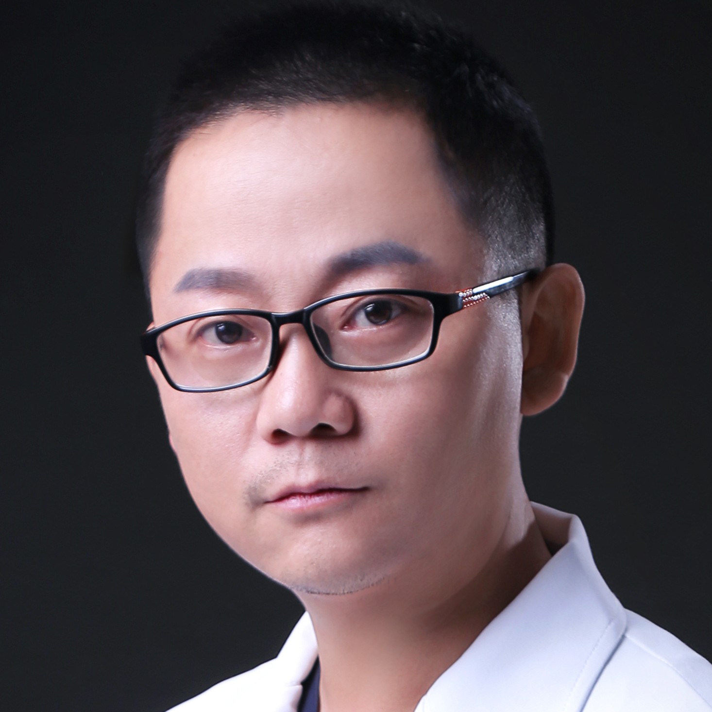 牙龈出血是病-陈峥副主任医师-爱问医生