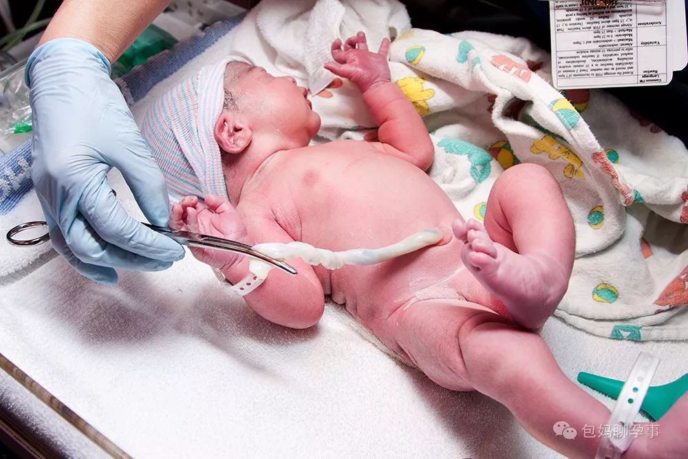 出生后被医生抱走的神秘10分钟，宝宝到底经历了什么？