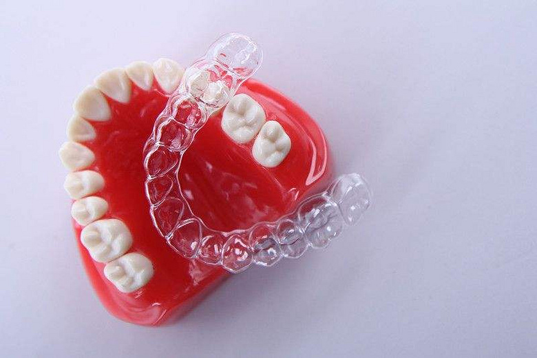 实用贴|隐形矫治器的佩戴及保养!