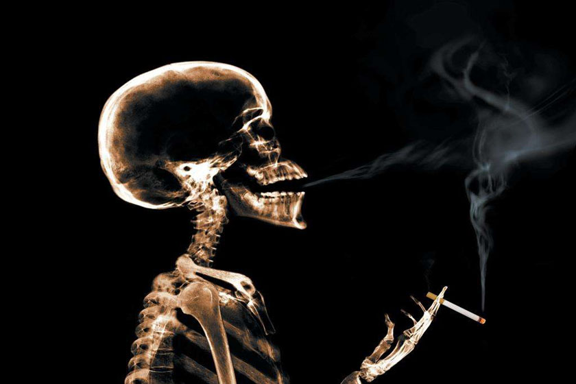 骷髅抽烟喝酒的图片图片