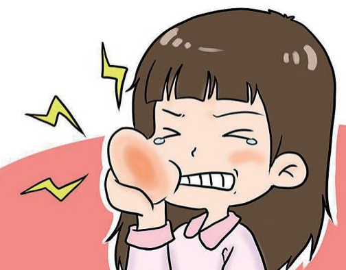 老人牙缝黑了是什么病