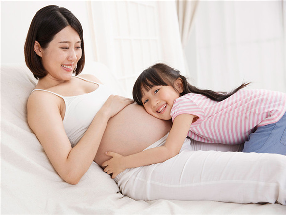 孕妇水肿严重?小招数真有效! 孕妇水肿严重怎么办?小招数真有效!