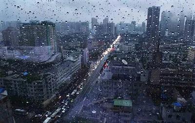 连绵阴雨天,类风湿关节炎患者可得小心你的关节