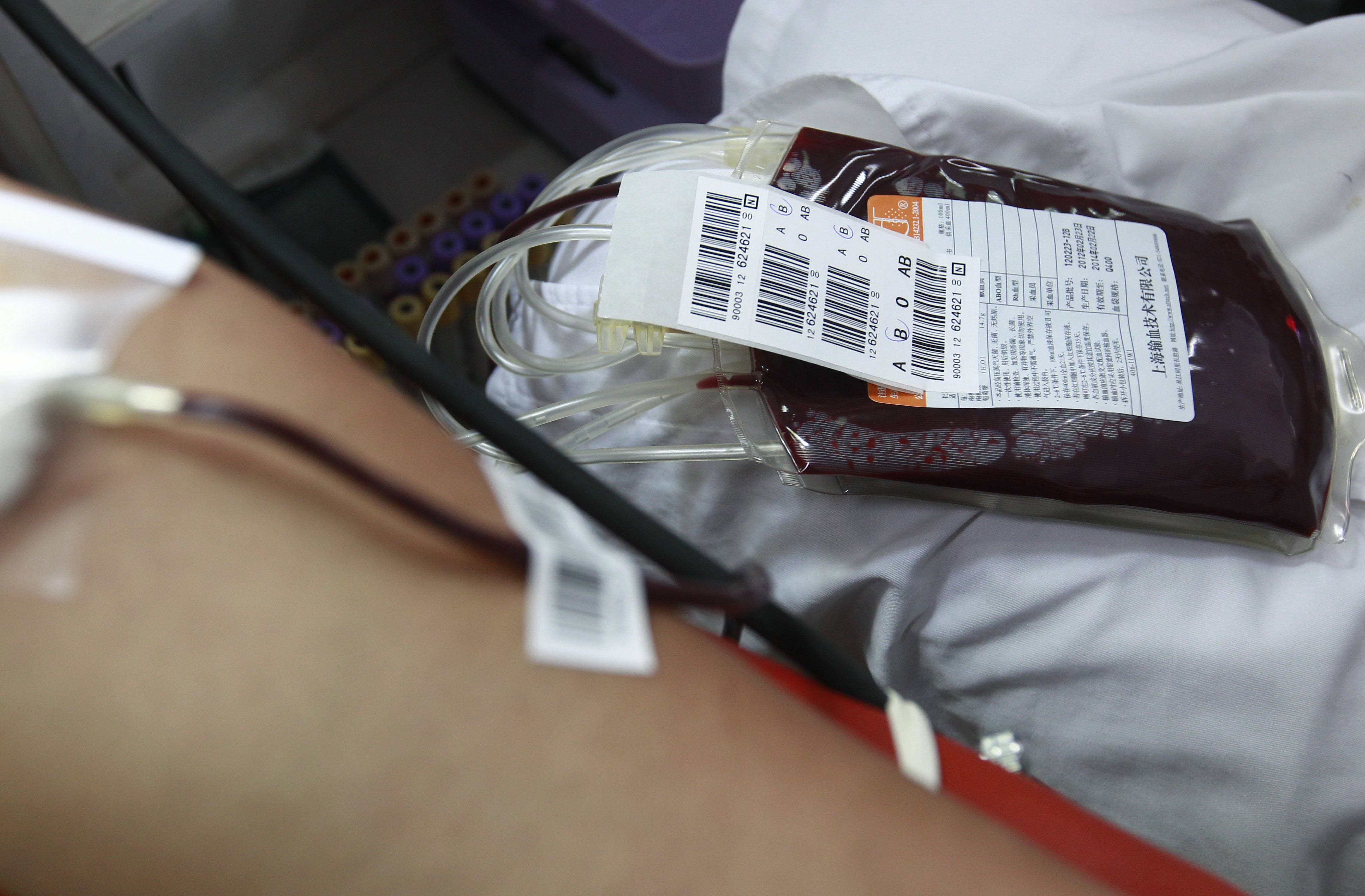 多地叫停互助献血曾有人非法买卖血液形成利益链