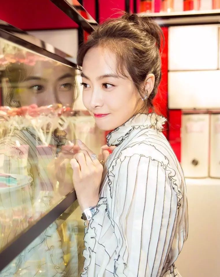 鼻子挺不挺,山根说了算! 鼻子挺不挺,山根说了算!