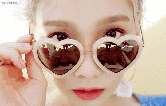 一双blingbling的大眼睛