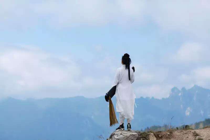 道医也有人称为丹医,其中以廖育群先生著《丹医秘授古脉法》为近代