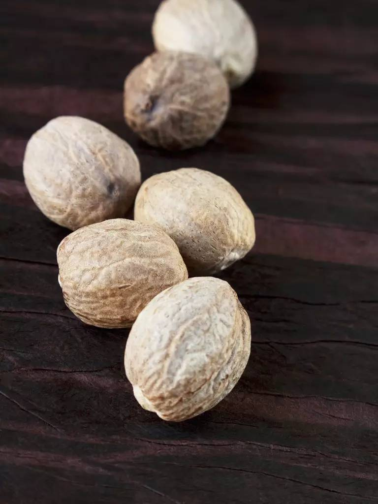 每天一味中草药:肉豆蔻,厨房里的调料,擅长治疗拉肚子