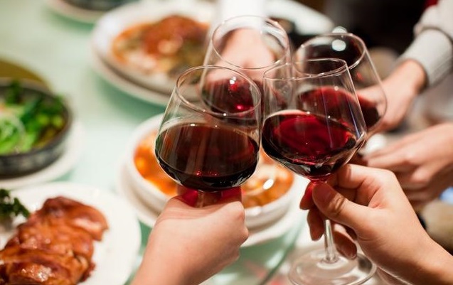 每年春节酒局不断,有哪些护肝小妙招?解酒护肝保健品能护肝吗?