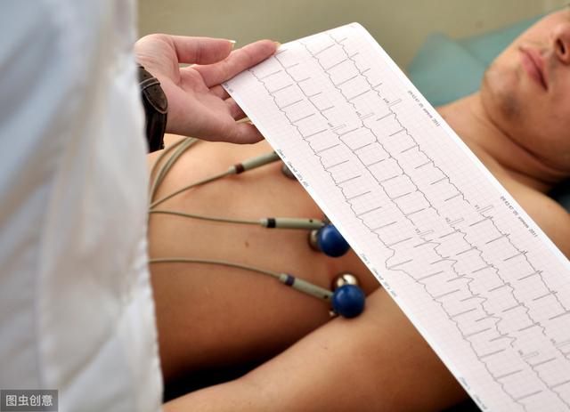 看完心电图,医生说要预防脑梗,患者疑惑:心电图能看出脑梗?