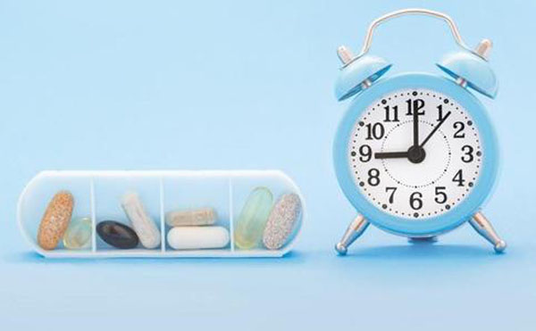 这些药物遵循着24小时升降规律,早晨迎着升起的太阳吃!