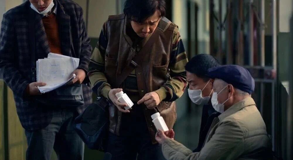 天价抗癌药背后的利欲熏心,药贩子的无耻与病人的垂死挣扎,医患关系的