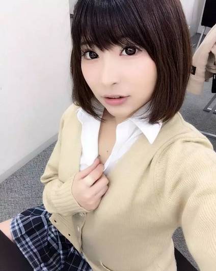 双胞胎了因为双胞胎姐姐去整容脸部立刻变得real立体~~山根挺起来了佐