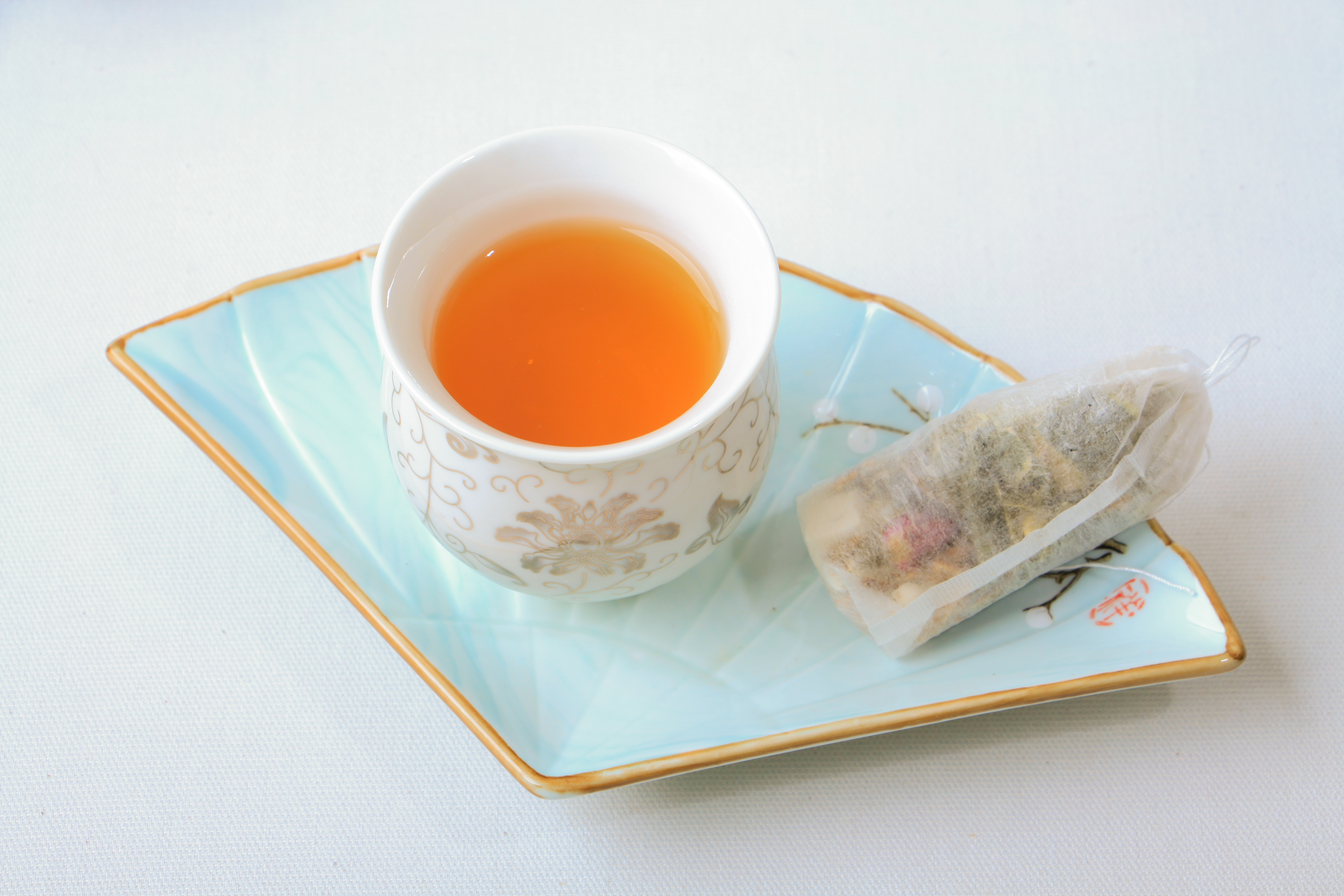 在治疗上都离不开疏肝行气,活血通络的原则,解郁逍遥茶