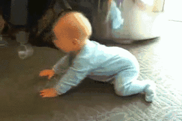 宝宝都十个月了还不会爬,这正常吗?要不要去医院看看? 宝宝都十个月了还不会爬,这正常吗?要不要去医院看看?