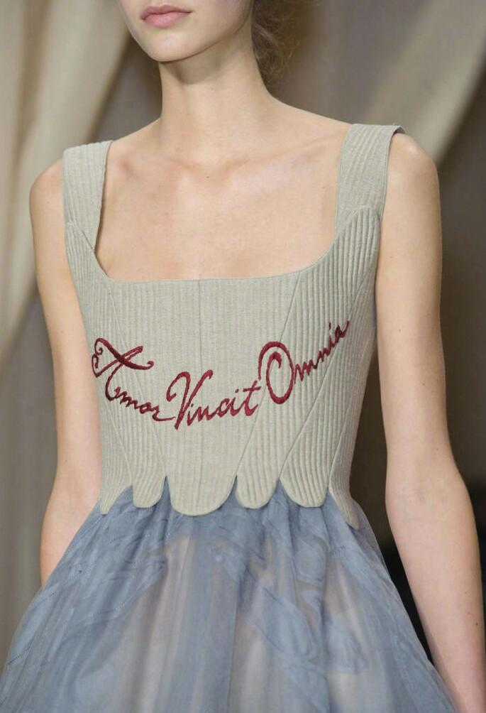 为什么超模都是平胸?