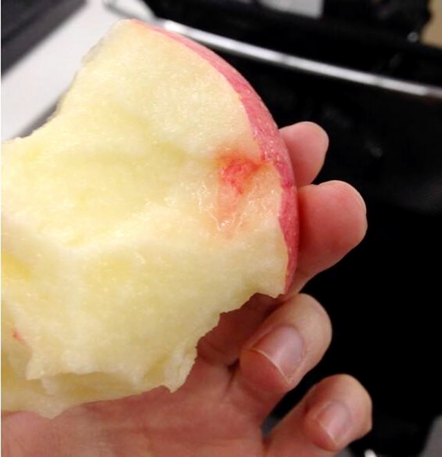 咬苹果出血啥情况?该怎么办?