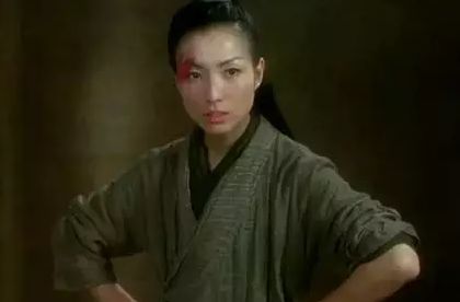 在此,据文中描述猜想,钟无艳脸上考虑患有鲜红斑痣,为"红胎记"的一种