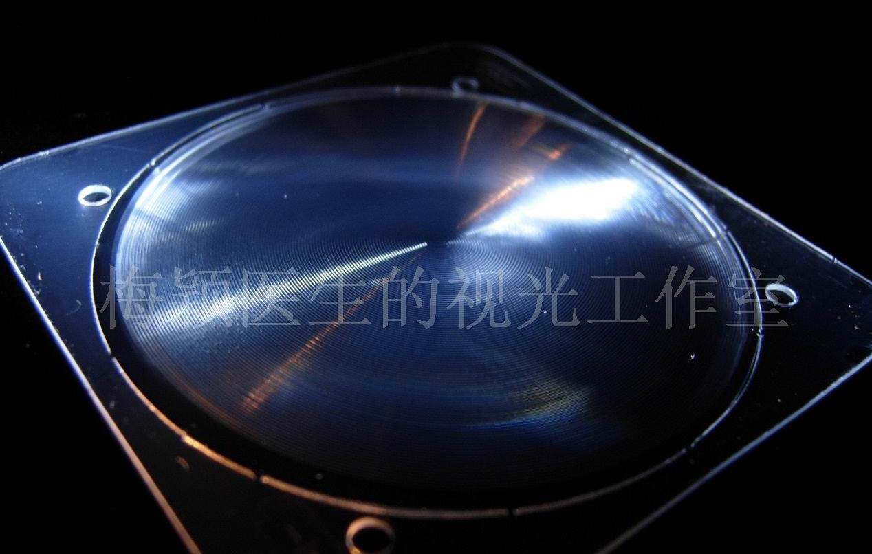 压贴三棱镜的应用简介