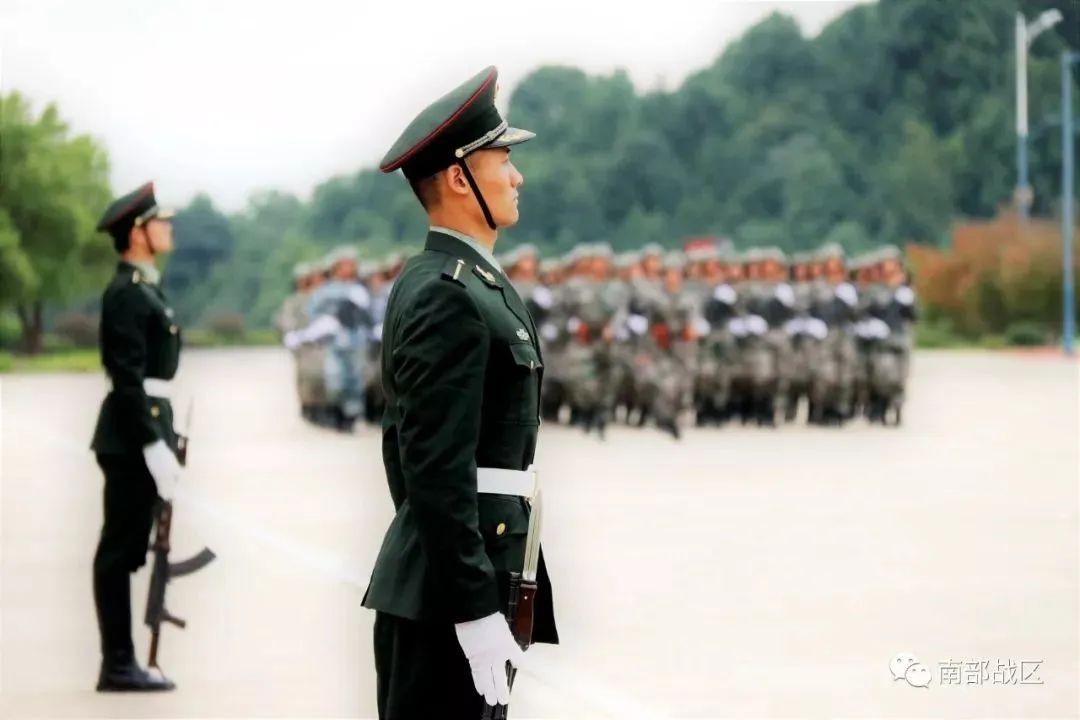 挺直腰板图片壁纸,背挺直壁纸_大山谷图库