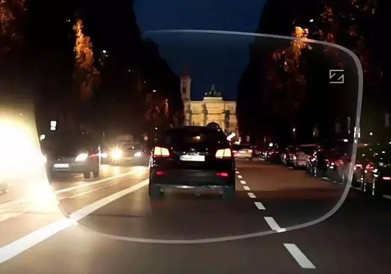 眩光看到的灯光图片,正常人晚上看灯光的图_大山谷图库