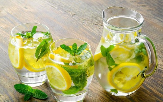 血糖高能喝柠檬水的功效与作用(血糖高能喝柠檬泡水吗) 血糖高能喝柠檬水的功效与作用(血糖高能喝柠檬泡水吗)