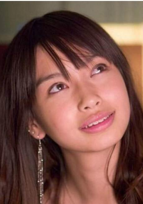 这些明星没矫正牙齿之前,牙齿原来这么丑!网友:不忍直视啊!