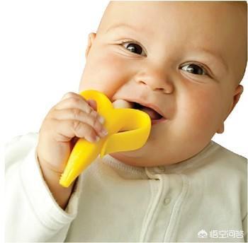 宝宝出牙时有什么表现？如何护理？