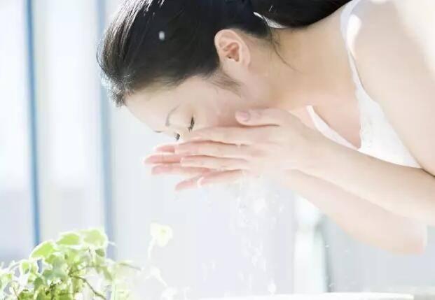 洗漱也会伤到你的腰你知道吗