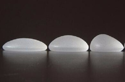 隆胸材料(breast augmentation material)是指進行隆胸(豐胸)時的材料