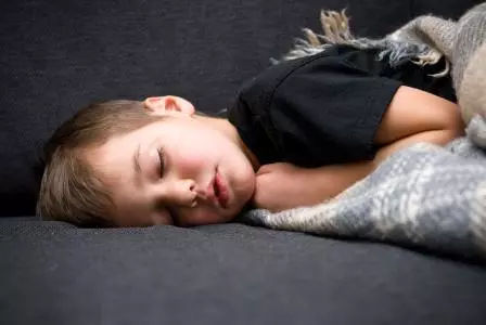 熬夜竟可以赚钱?可别!盘点晚睡对孩子的5点伤害