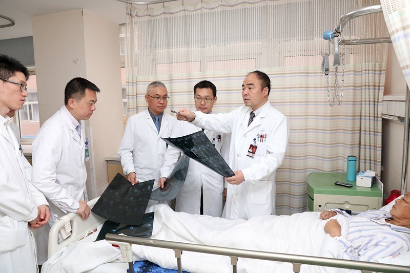 上海长征医院骨肿瘤外科已成为全球最大的脊柱肿瘤中心转载