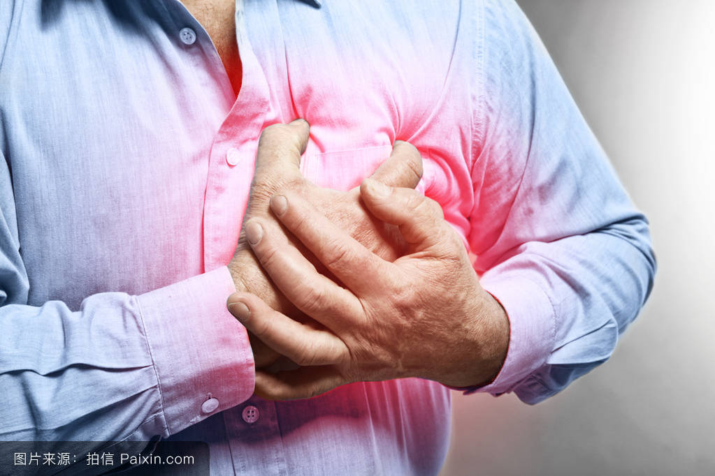 胸痛是大病的征兆持续的胸痛要警惕急性心肌梗死