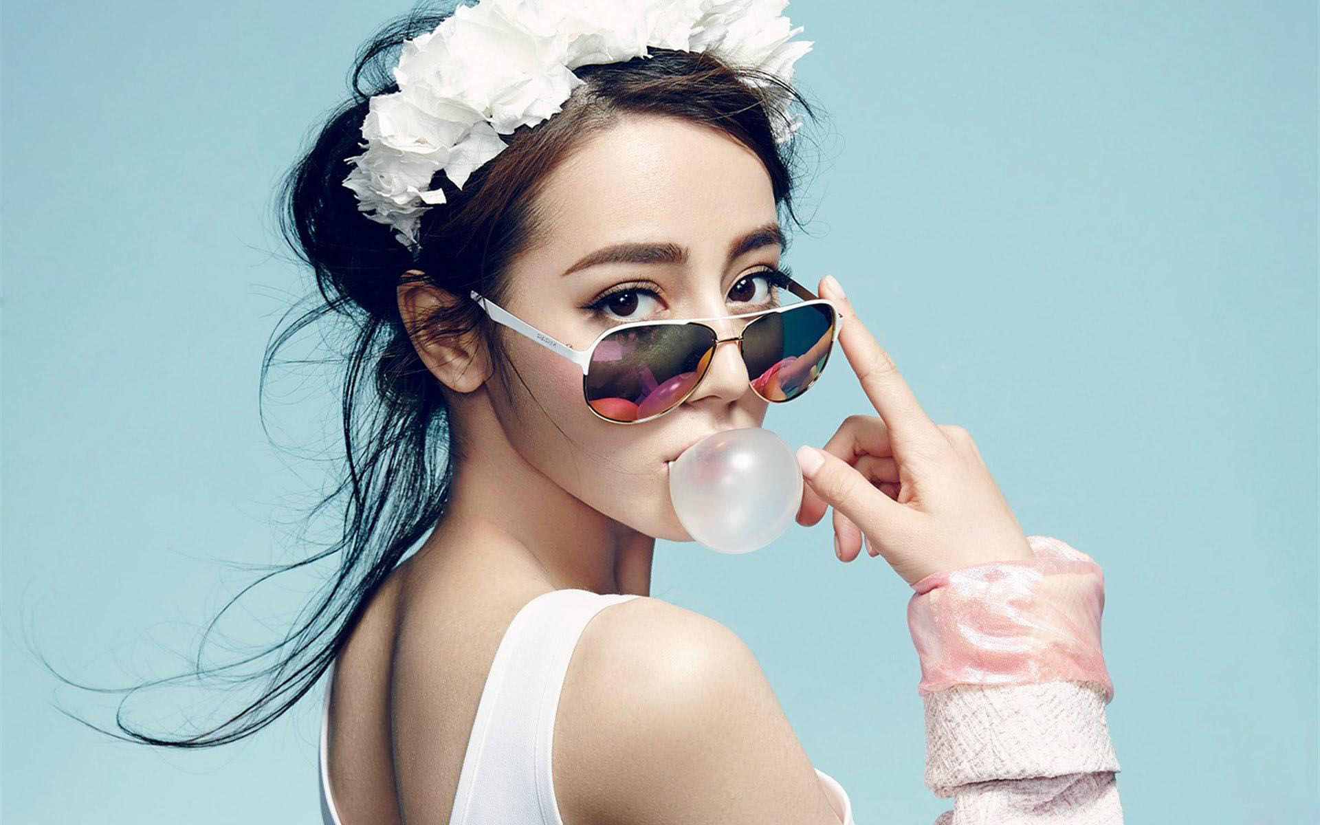 代表人物:杨颖,迪丽热巴1,欧式双眼皮