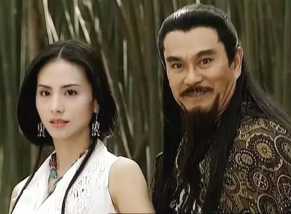 这个主题必须得加上田丽,那个把雄霸迷得神魂颠倒,靠脸拥有了整个天下