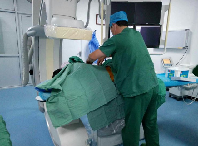 安阳肿瘤医院镇痛周系列活动之鞘内镇痛泵置入术的手术演示:接下来