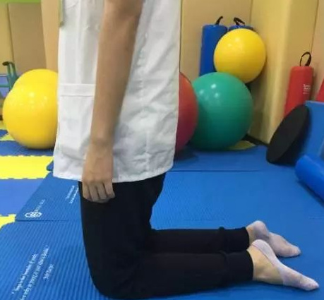 什么是膝反张如何进行家庭康复